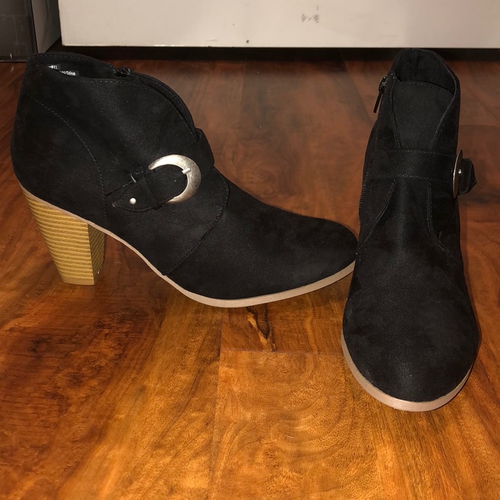 Maurices ankle booties